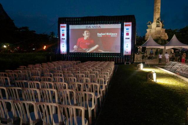 303437_570990632934602_1927344891_n