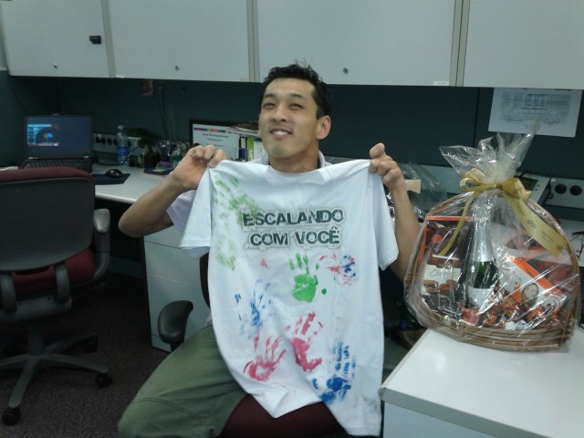 Camiseta de boa sorte feita pelas crianças da ONG VidasFoto: Machado