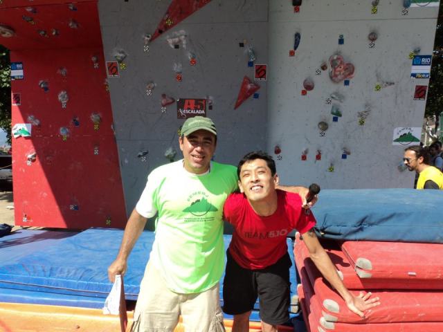 922962_575036095861459_916563392_n