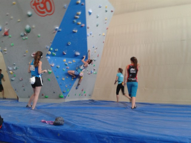 Jaim Kim e Jan treinando em dos muros disponíveis la.